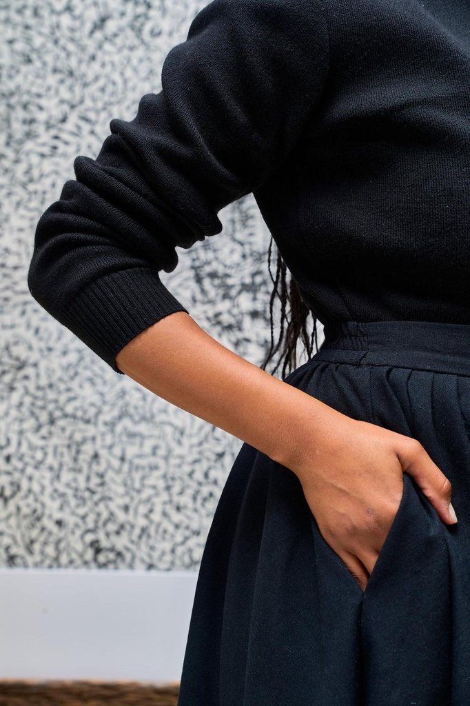 ShaniCrewNeckSweaterThisIsEssentialKnitwearBlack4.jpg