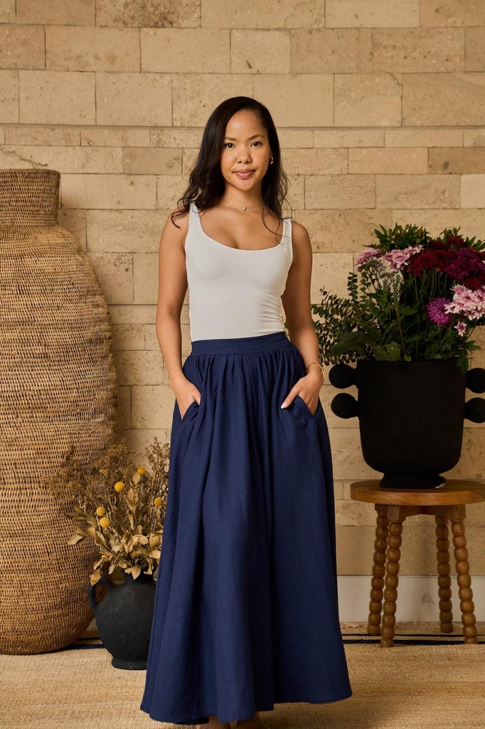 ThisIsEssentialLinenSkirtNavy1copy.jpg