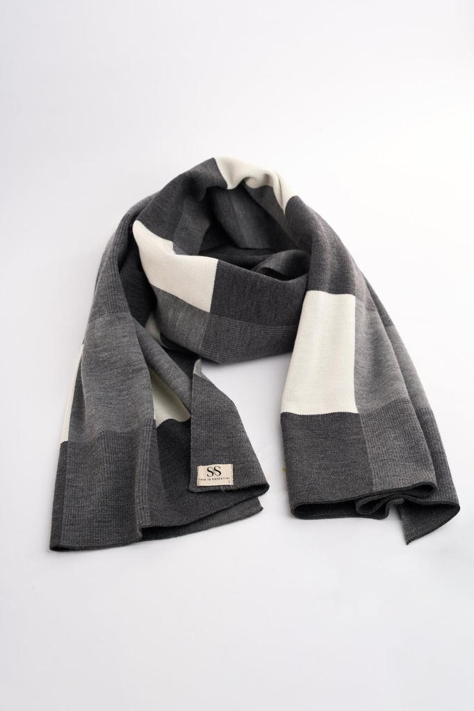 OversizedKnitScarfThisIsEssentialGrey_WhiteChecked4.jpg