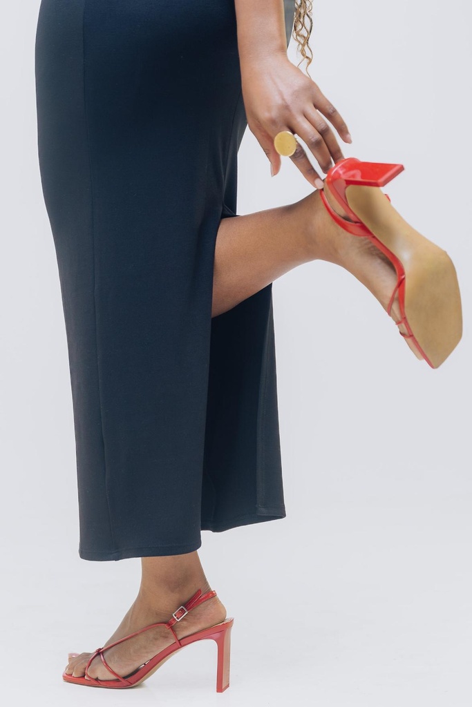 Vivo_x_This_Is_Essential_The_Essential_Midi_Dress_Black_9.jpg
