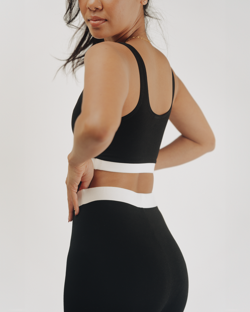 Black_and_White_Scooped_Neck_Leggings_Vivo_x_This_Is_Essential_2.png