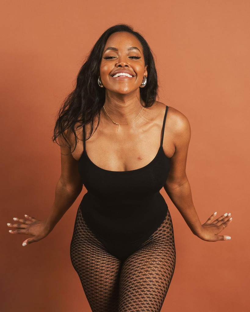 VivoxThisisEssentialSpaghettiStrapBodysuitBlack3.jpg