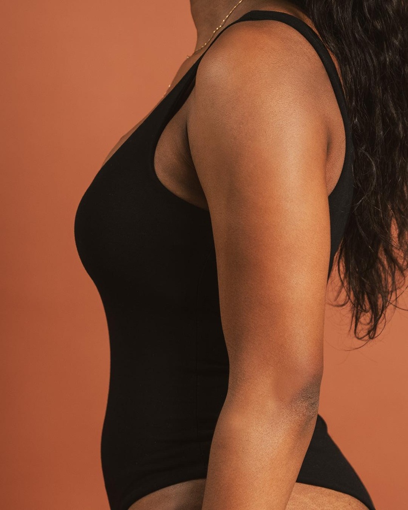 VivoxThisisEssentialScoopNeckBodysuitBlack2.jpg