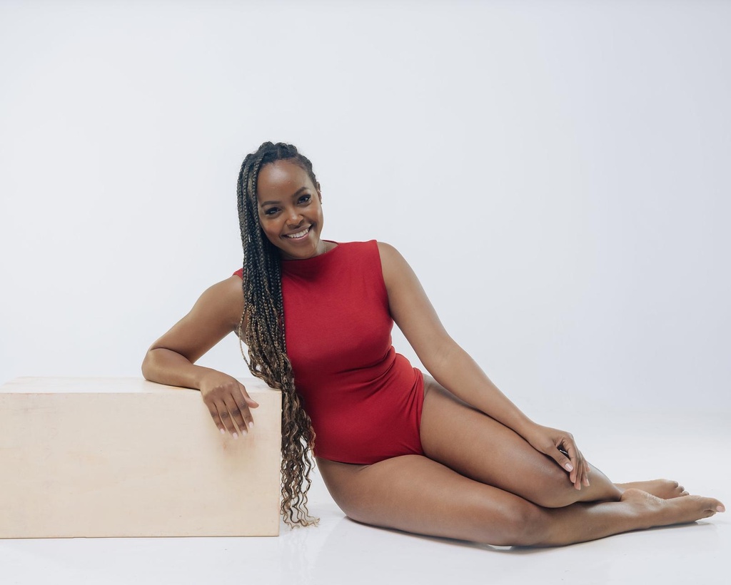 Vivo_x_This_Is_Essential_Boat_Neck_Bodysuit_Red_1.jpg