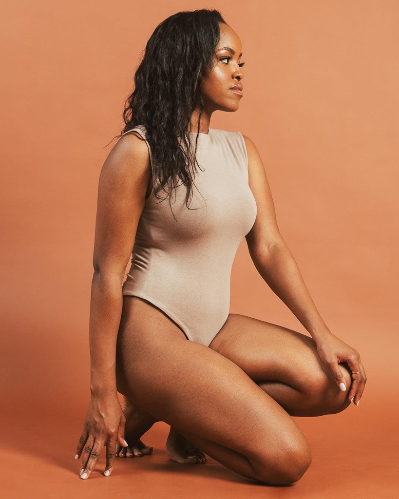 Vivo_x_This_Is_Essential_Boat_Neck_Bodysuit_-_Taupe_3.jpg